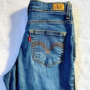 Levi’s Perfectly Sliming Straight 512 Jeans.  In excellent used condition.